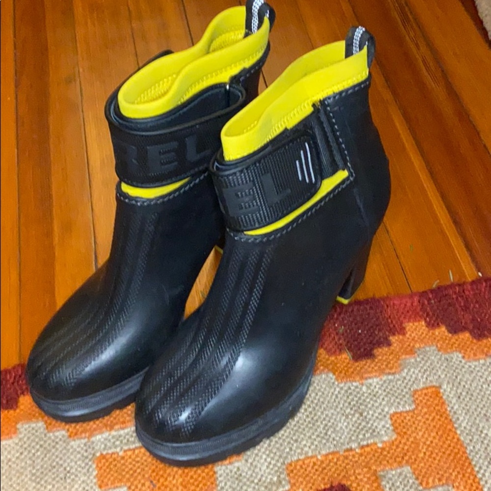 Sorel High heel rain boots